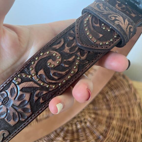 Justin Boots Belt Women 34 Tooled Leather  Rhinestone Cross Buckle Western Bling - Picture 4 of 5